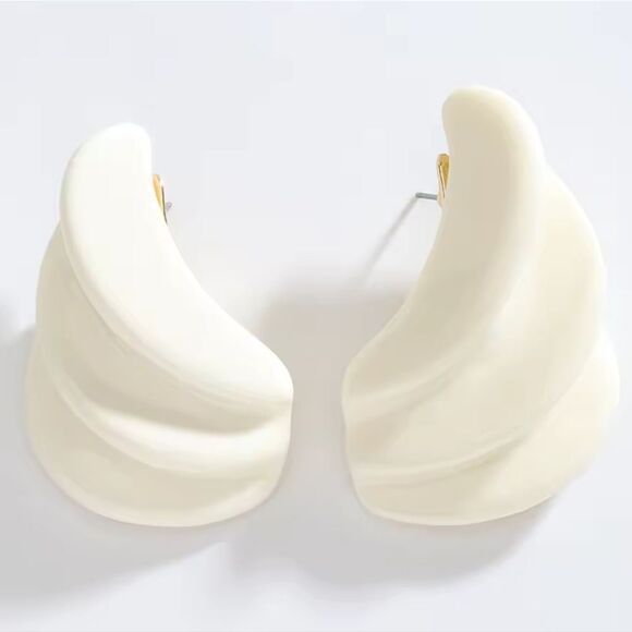 New ZARA Shell Resin Stud Earrings Vintage Art Deco Retro Style - Picture 2 of 8